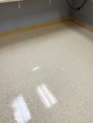 Before and After Floor Cleaning Services in Sauquoit, NY (4)